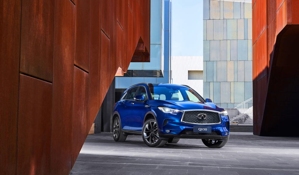 Синий внедорожник Infiniti QX50, 2018 года