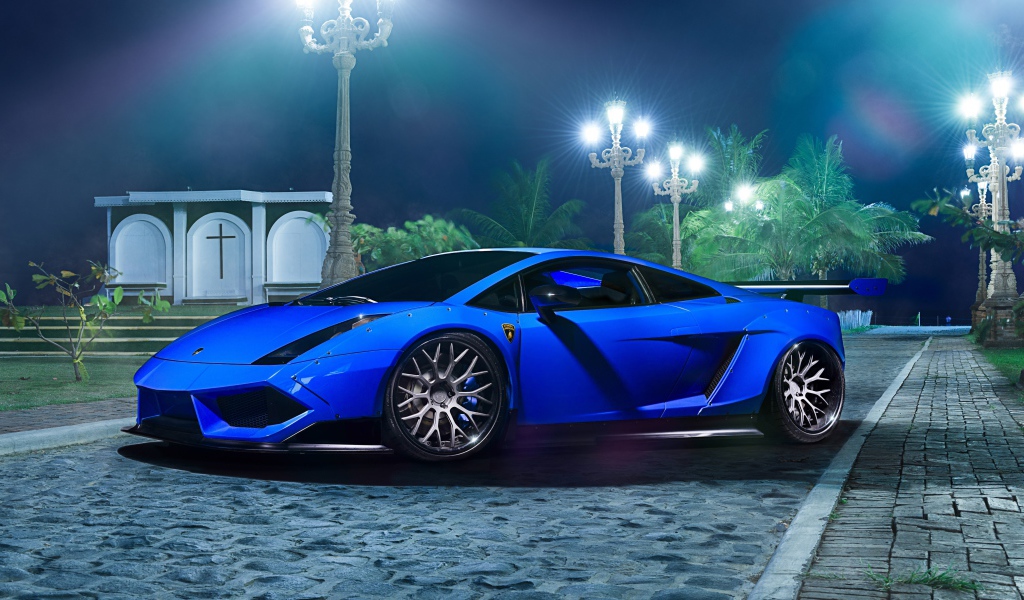 Синий автомобиль Lamborghini Gallardo 