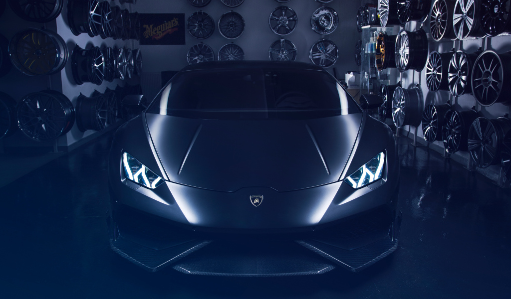 Дорогой быстрый автомобиль Lamborghini Huracan 1