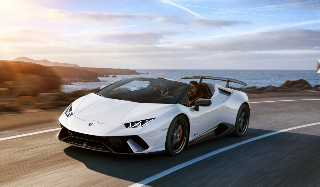 Белый кабриолет Lamborghini Huracan Performante Spyder Front View 2018