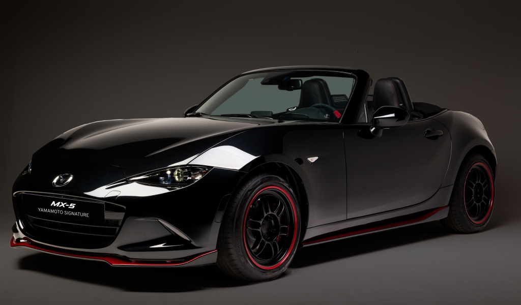 Black car convertible Mazda MX-5, 2018