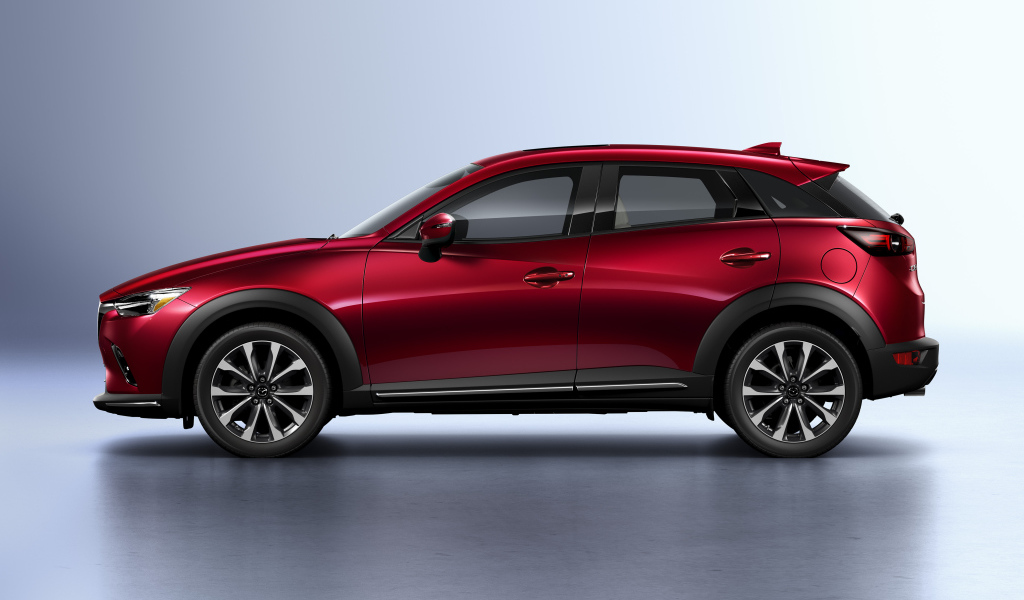 Внедорожник Mazda CX-3, 2019 года вид сбоку