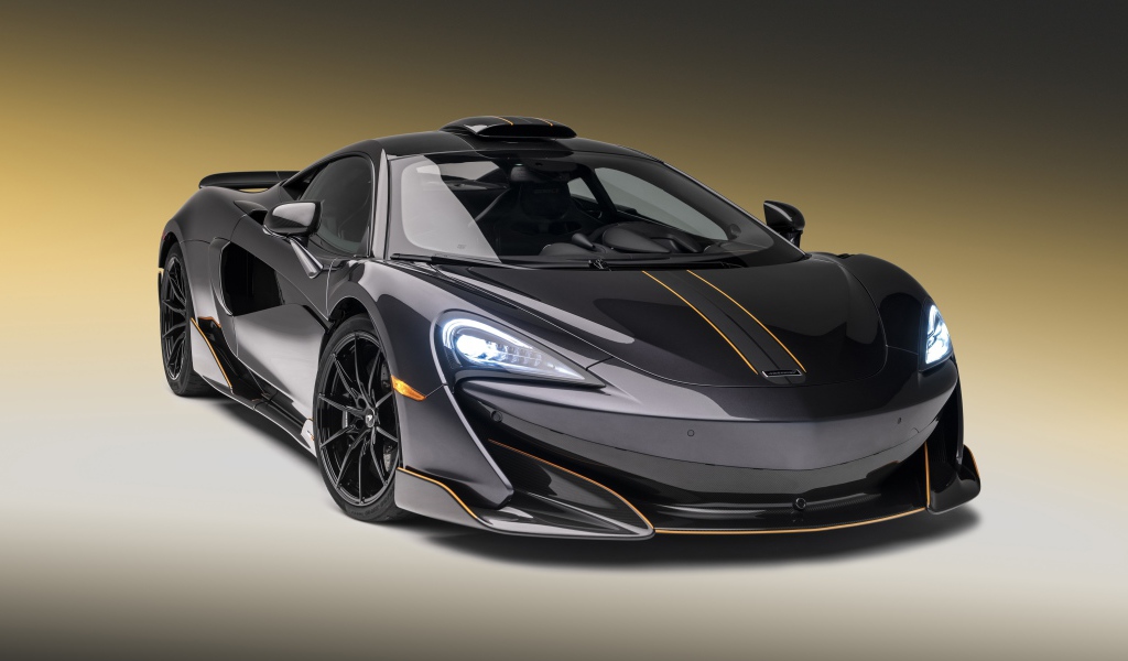 Серебристый спорткар McLaren 600LT, 2019
