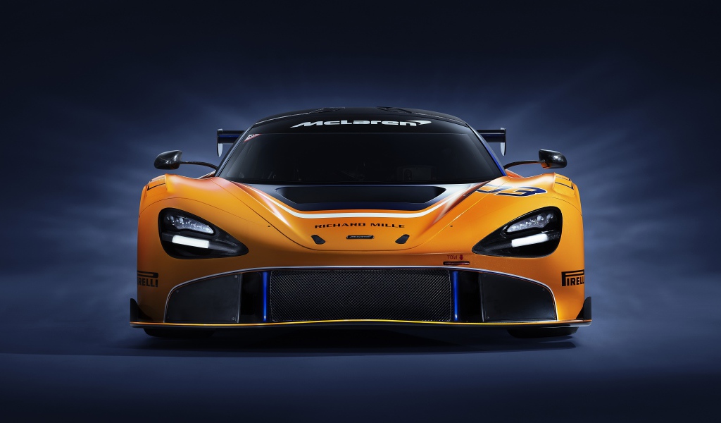 Спорткар McLaren 720S GT3, 2019 года вид спереди