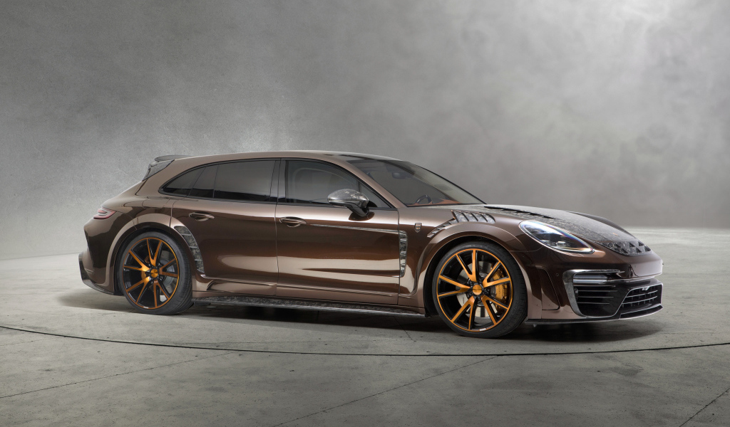 Коричневый автомобиль Porsche Panamera Sport Turismo
