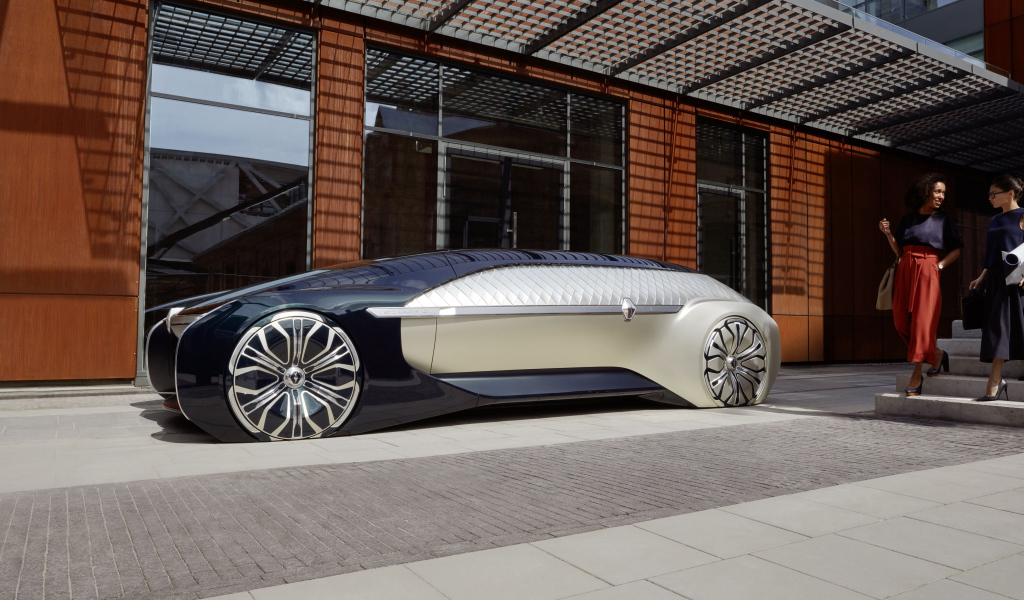 Инновационный автомобиль Renault EZ-Ultimo 2018 у здания