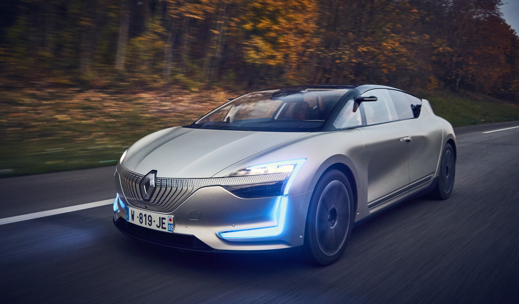 Серебристый электромобиль Renault Symbioz Prototype