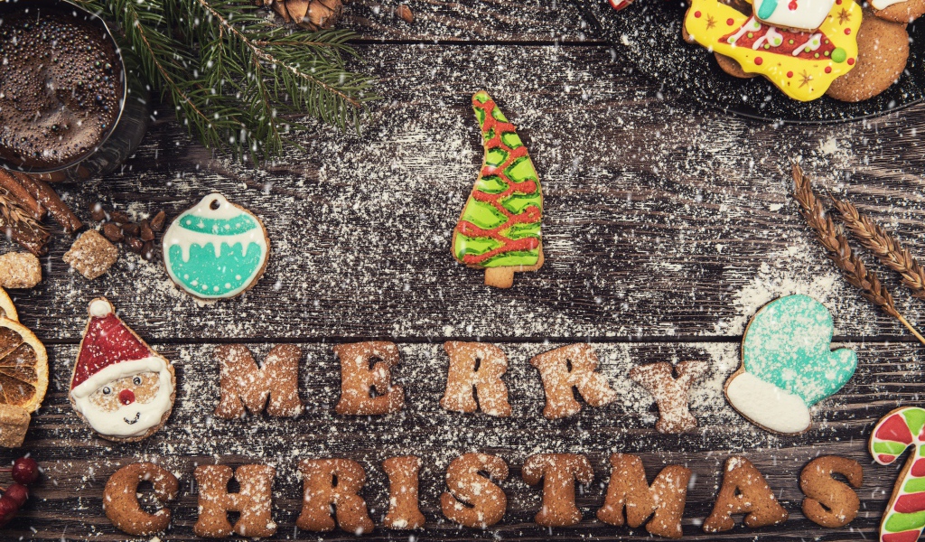 Рождественское печенье на деревянном фоне