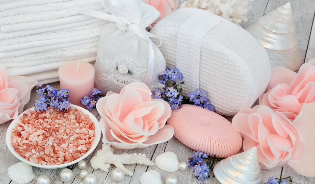 Ароматная соль, мыло, свечи и предметы декора для СПА 
