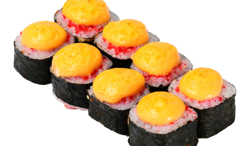 Аппетитные суши на белом фоне 