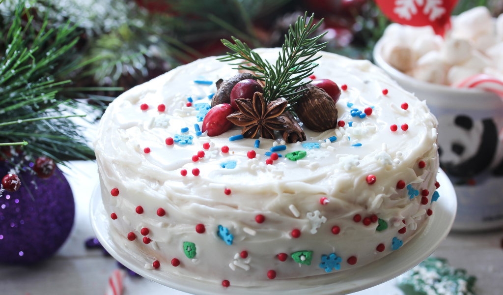 Аппетитный новогодний торт