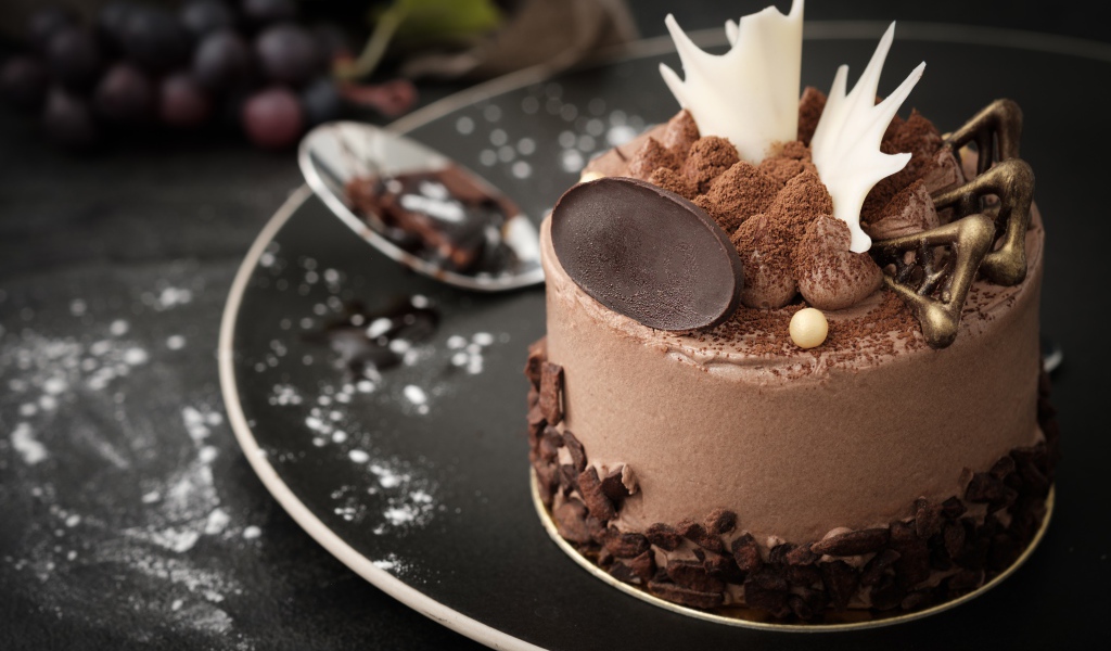 Аппетитный торт с шоколадом