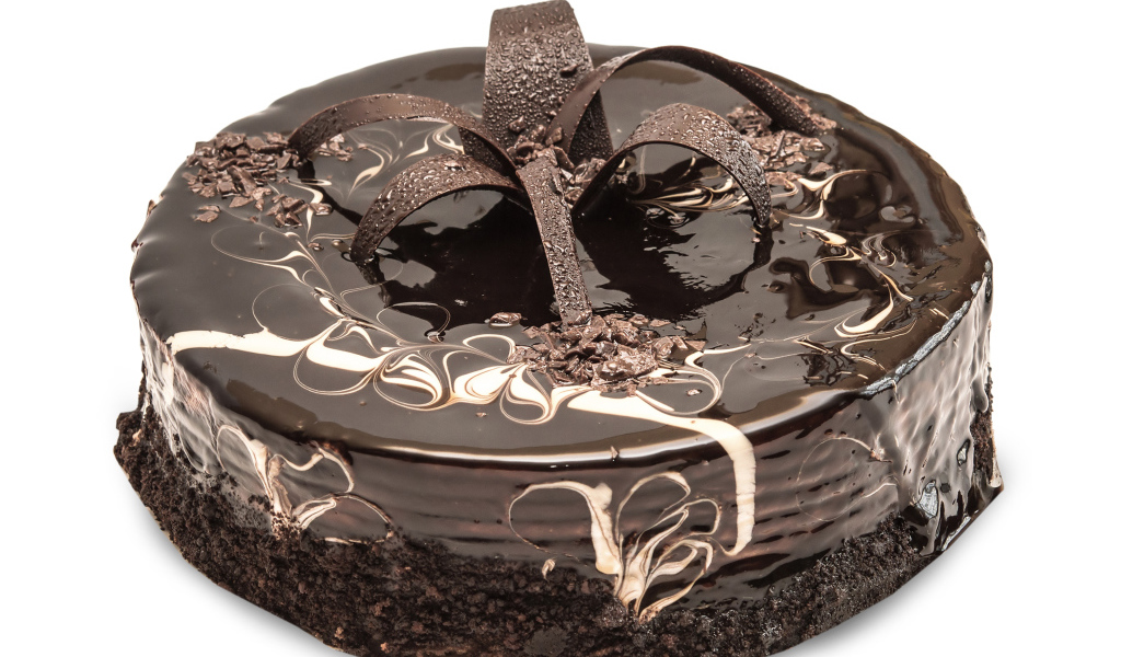 Красивый аппетитный шоколадный торт на белом фоне