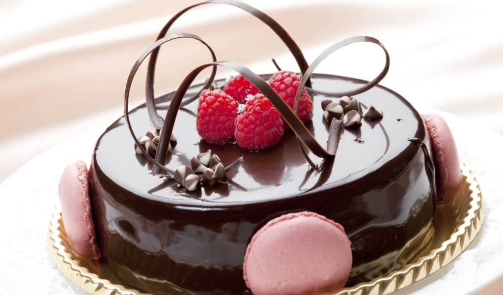 Торт в шоколаде с малиной 