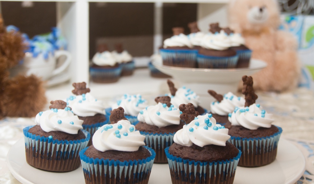 Шоколадные маффины с кремом