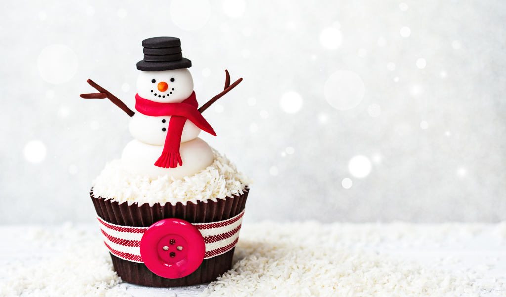 Новогодний капкейк со снеговиком