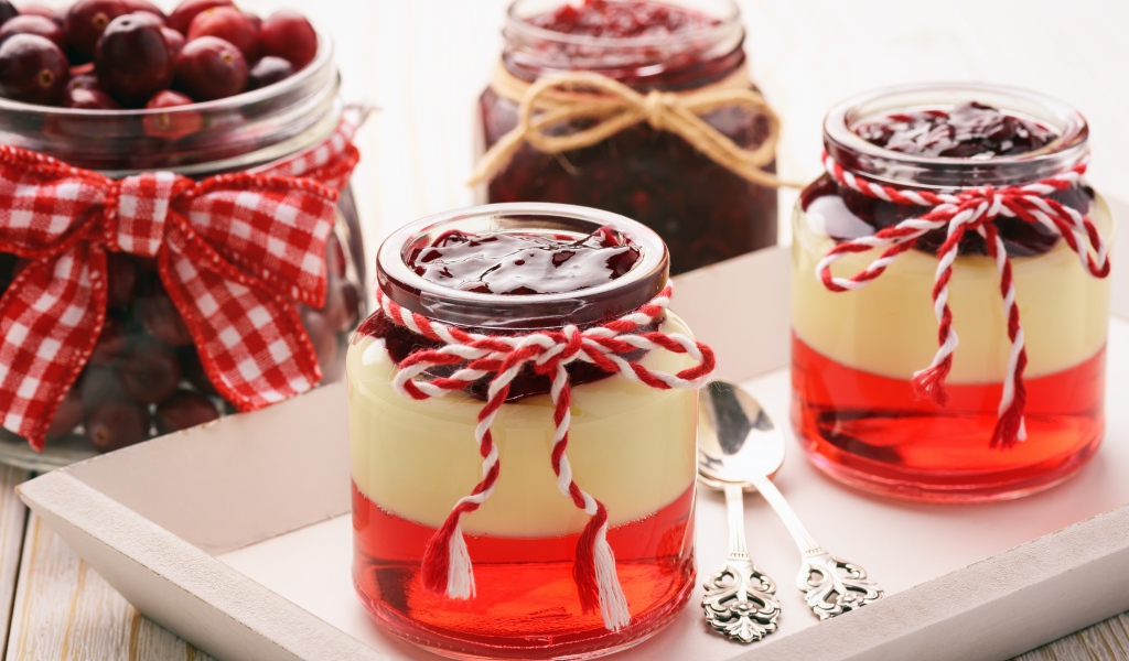 Желе в баночках с клюквенным джемом 