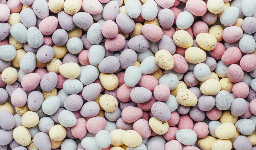 Разноцветные шоколадные конфеты камешки