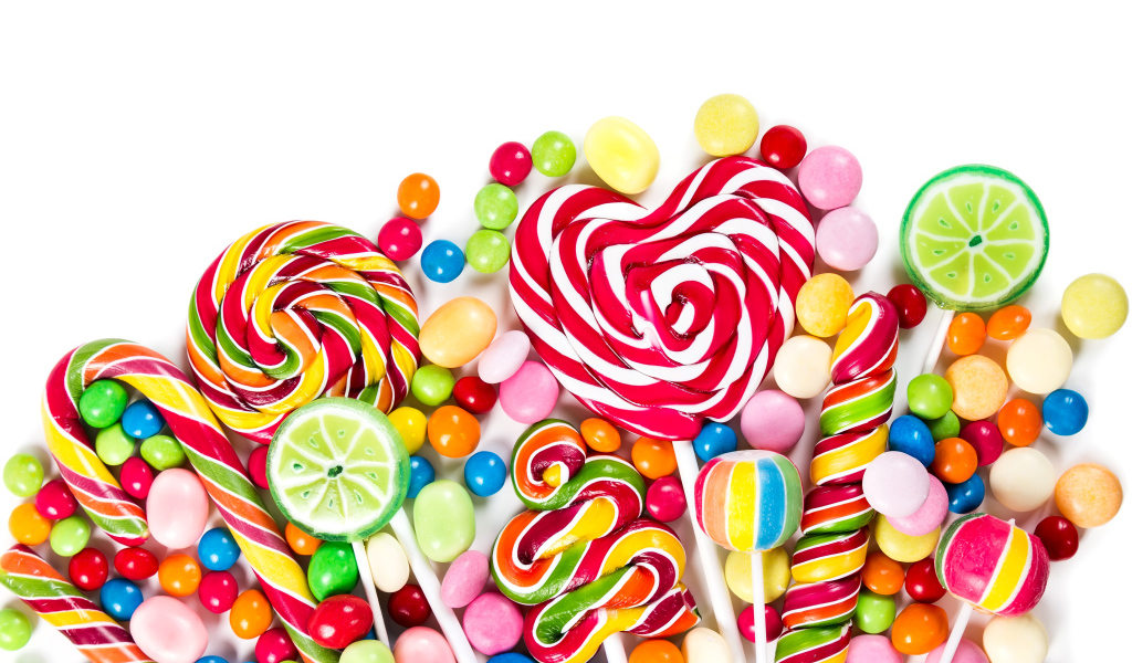 Разноцветные леденцы на белом фоне 