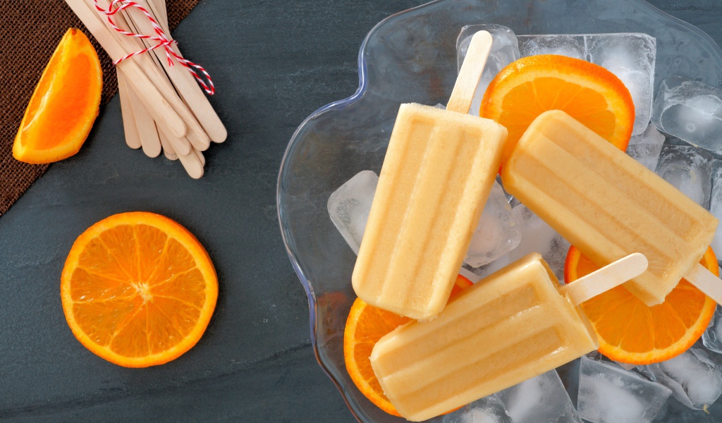 Апельсиновое мороженое на палочке