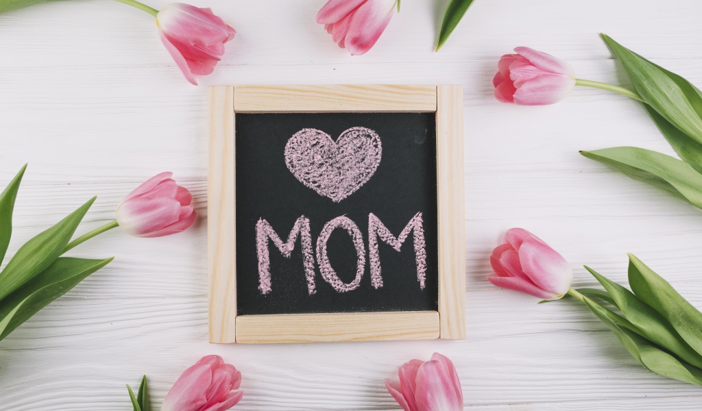 Розовые тюльпаны на день Матери 