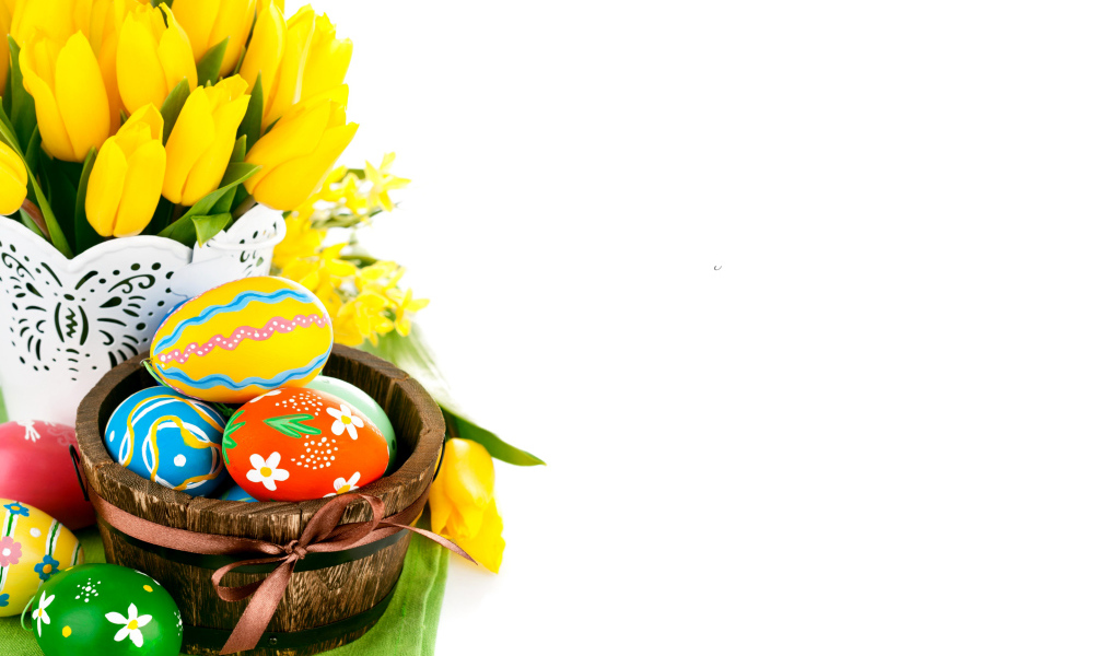 Пасхальные яйца и букет желтых тюльпанов, шаблон для открытки на Пасху