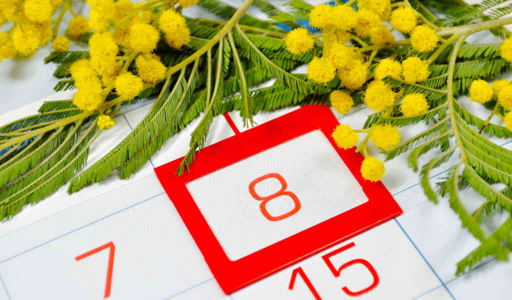 8 марта на календаре крупным планом