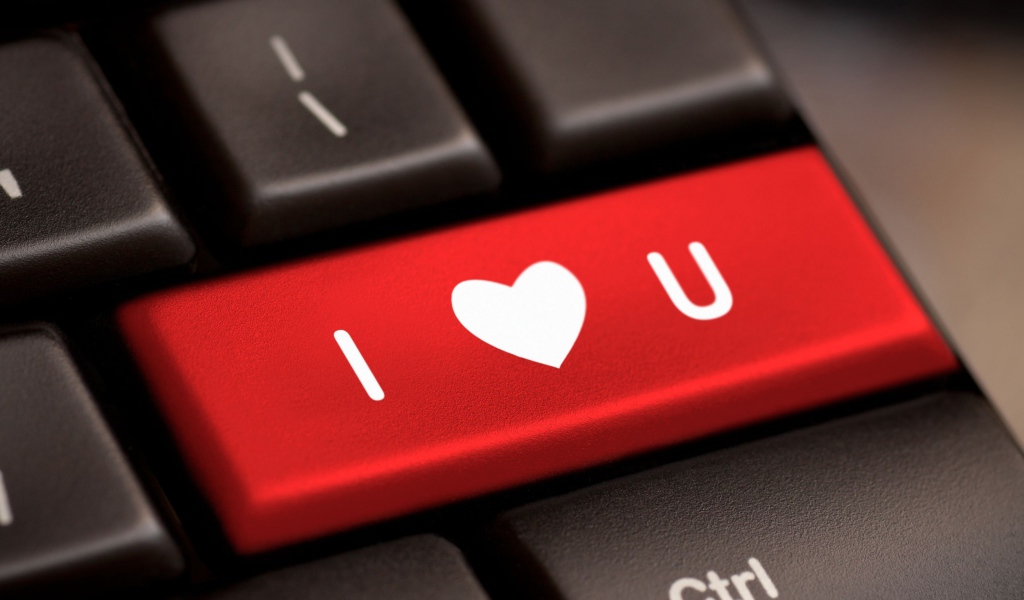 Красная кнопка I Love You на клавиатуре
