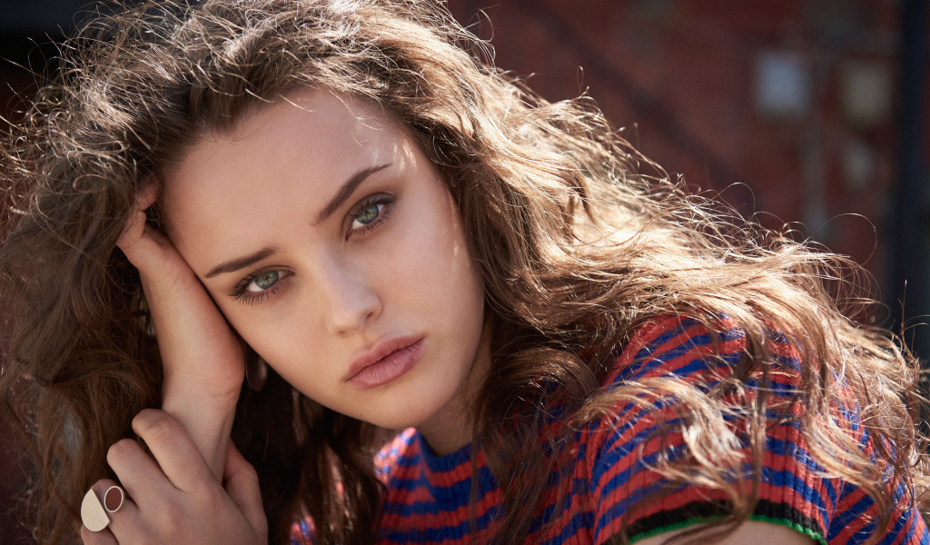 Нежная шатенка, актриса Кэтрин Лэнгфорд