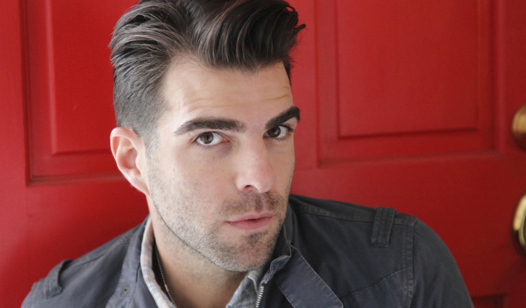 Стильный актер Закари Куинто