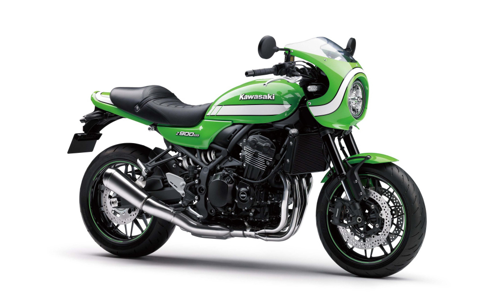 Мотоцикл Kawasaki Z900RS, 2018 на белом фоне