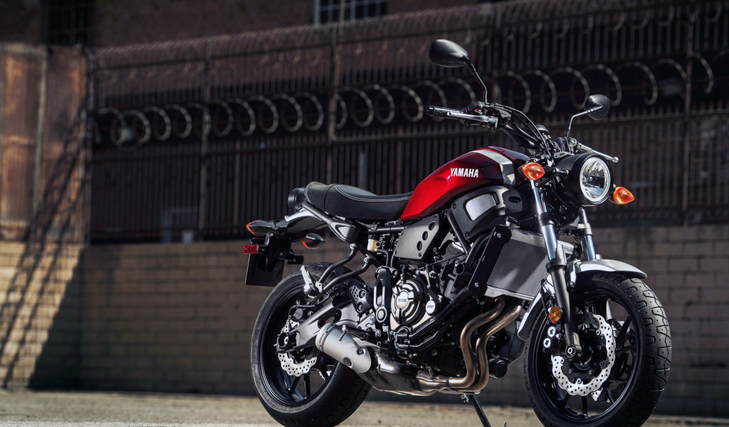 Большой мотоцикл  Yamaha XSR700, 2018