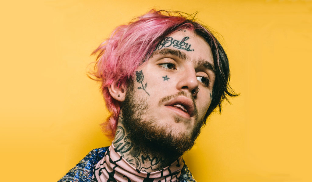 Американский рэпер Lil Peep с татуировками на лице
