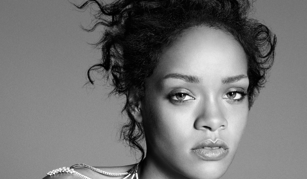 Певица Рианна, черно белое фото 