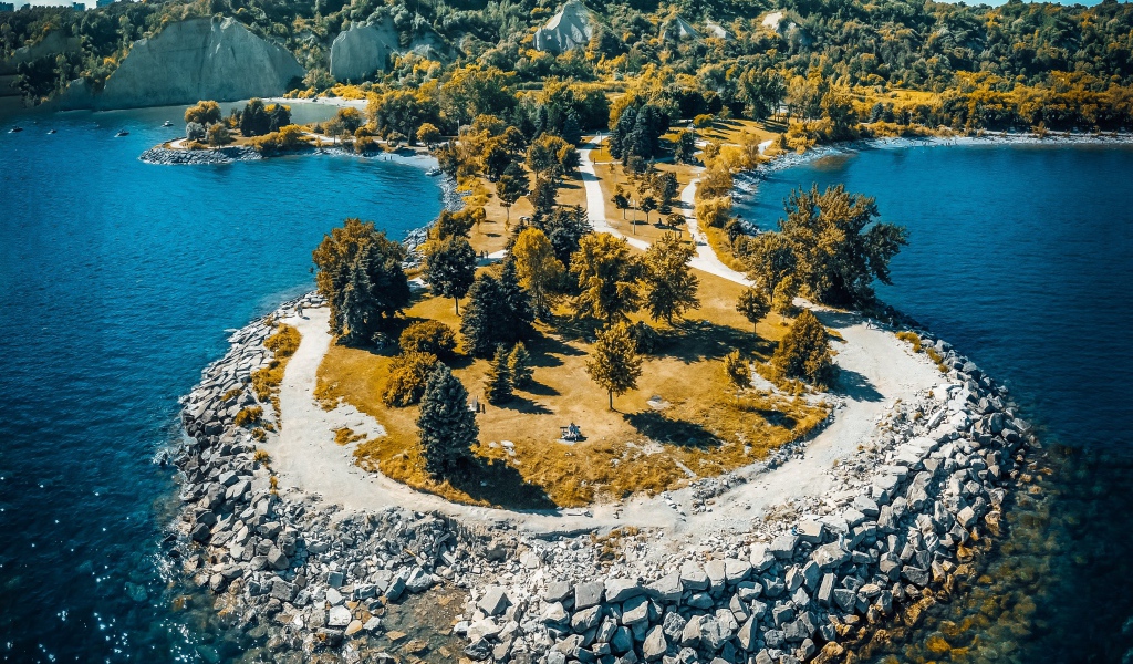 Каменный остров в  море, Торонто