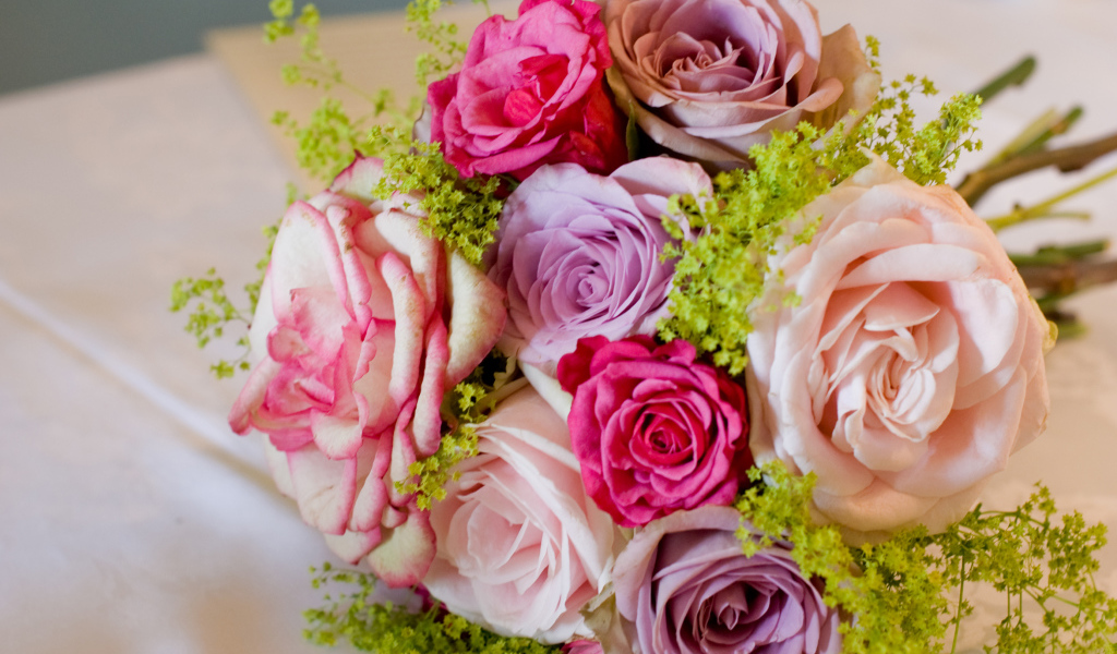 Красивый нежный букет роз 