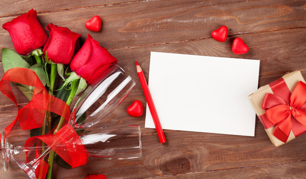 Три розы, два фужера и лист бумаги, шаблон поздравительной открытки