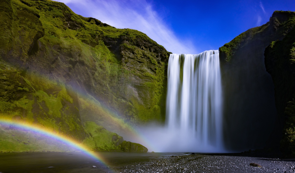 Красивый водопад Скоугафосс, Исландия