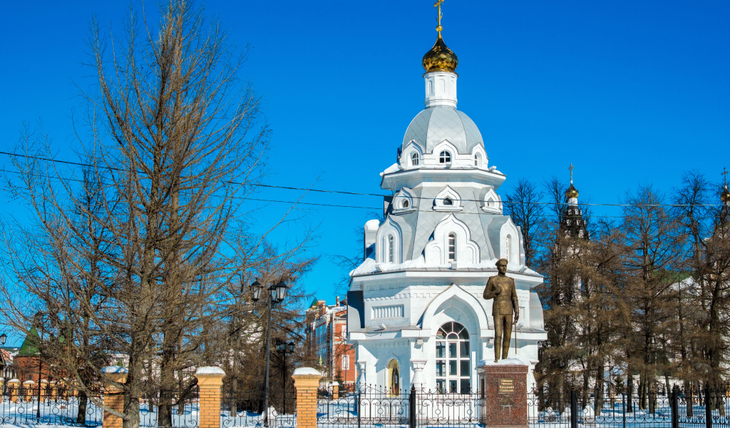 Храм в городе Йошкар-Ола зимой, Россия