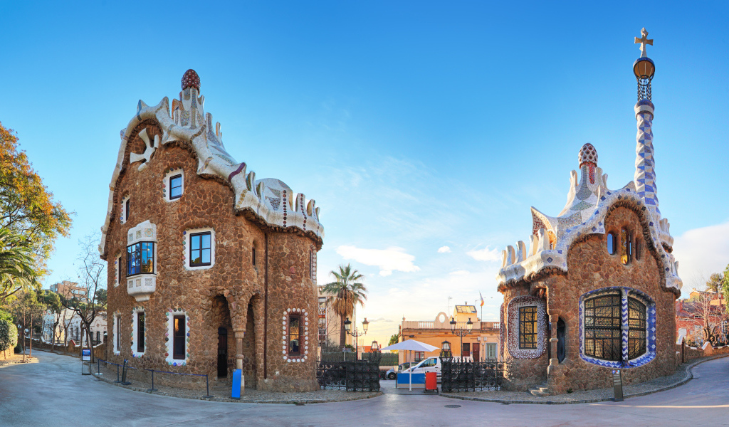 Красивый парк  Гуэль, Барселона. Испания