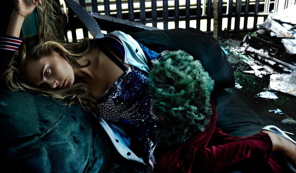 Популярная молодая актриса,  модель Кара Делевинь