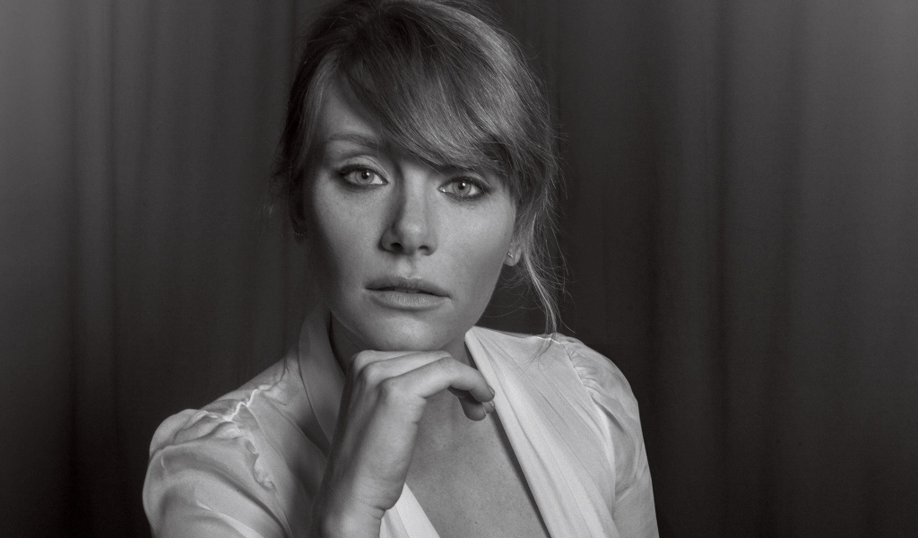 Актриса Брайс Даллас черно - белое фото