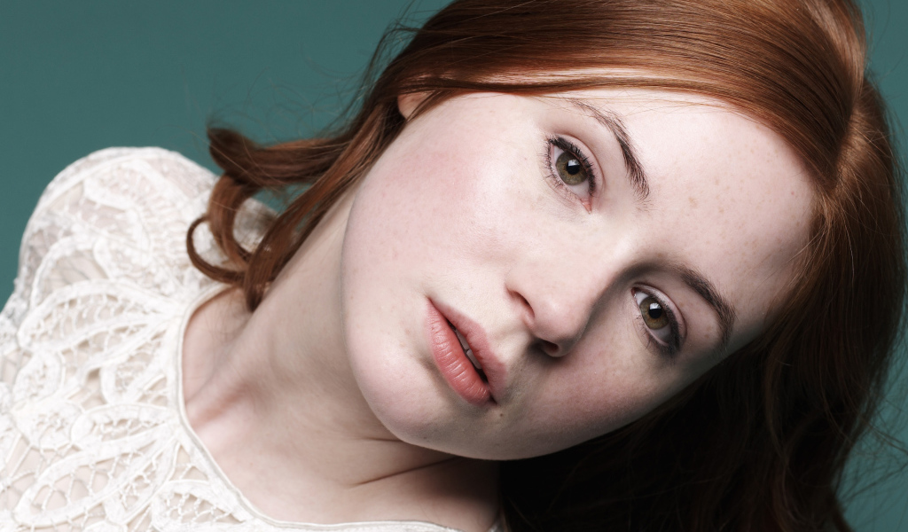 Актриса Карен Гиллан фото крупным планом