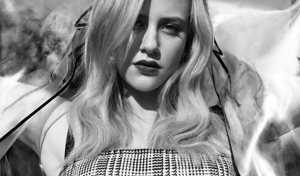 Актриса Лили Рейнхарт, черно-белое фото