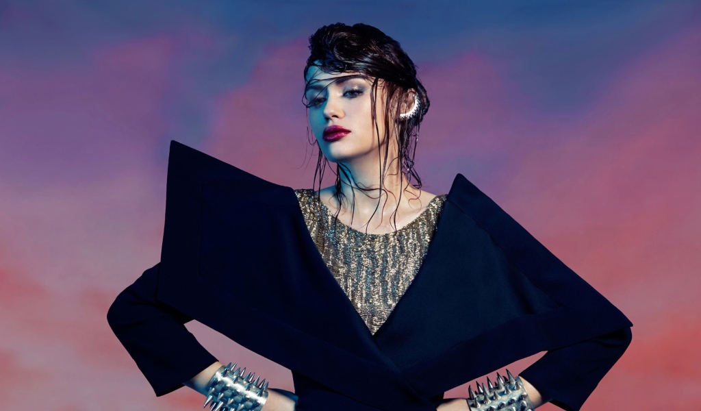 Американская актриса Холланд Роден в красивом платье 