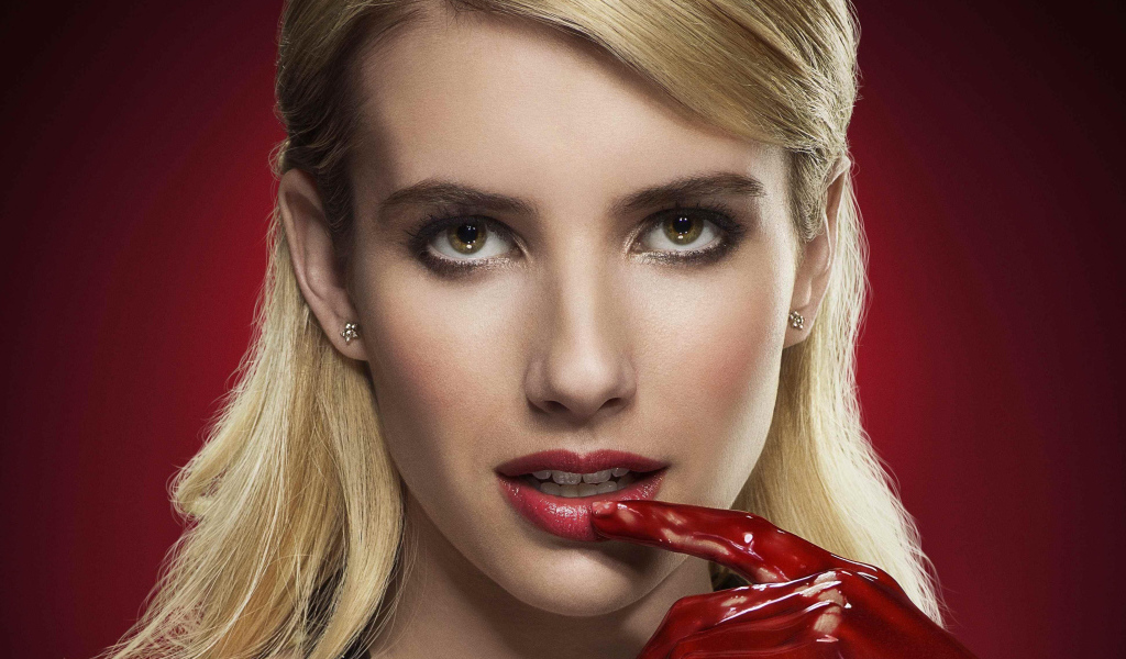 Красивая блондинка актриса Эмма Робертс