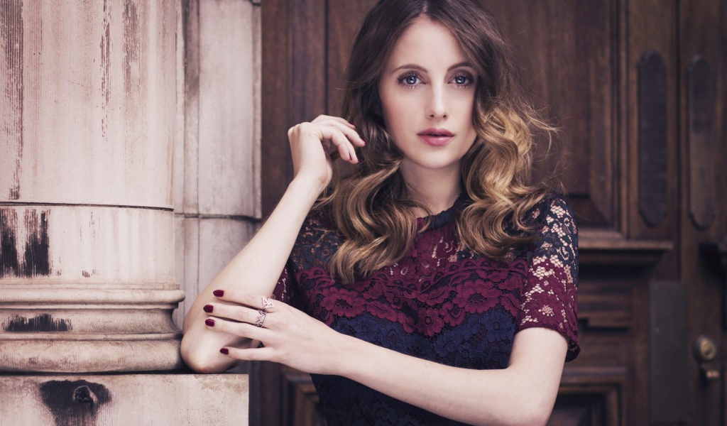 Голубоглазая актриса Рози Фортескью 2018