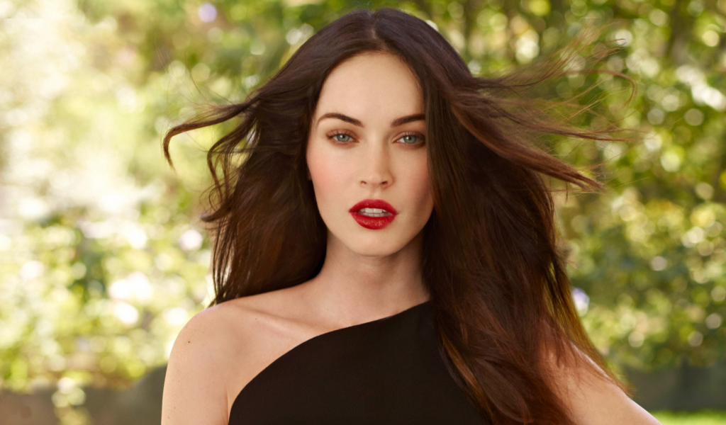 Яркая стильная актриса Меган Фокс