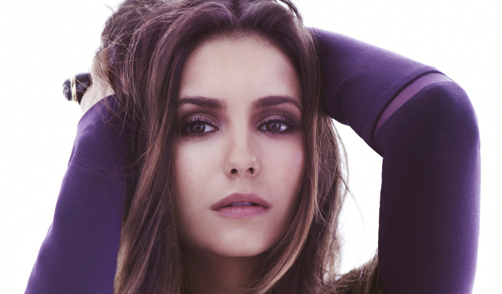 Канадская актриса Нина Добрев