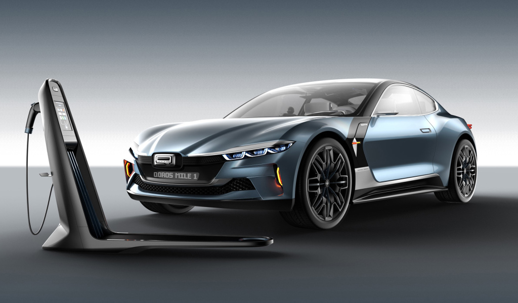 Электромобиль Qoros Mile 1 2018 на заправке